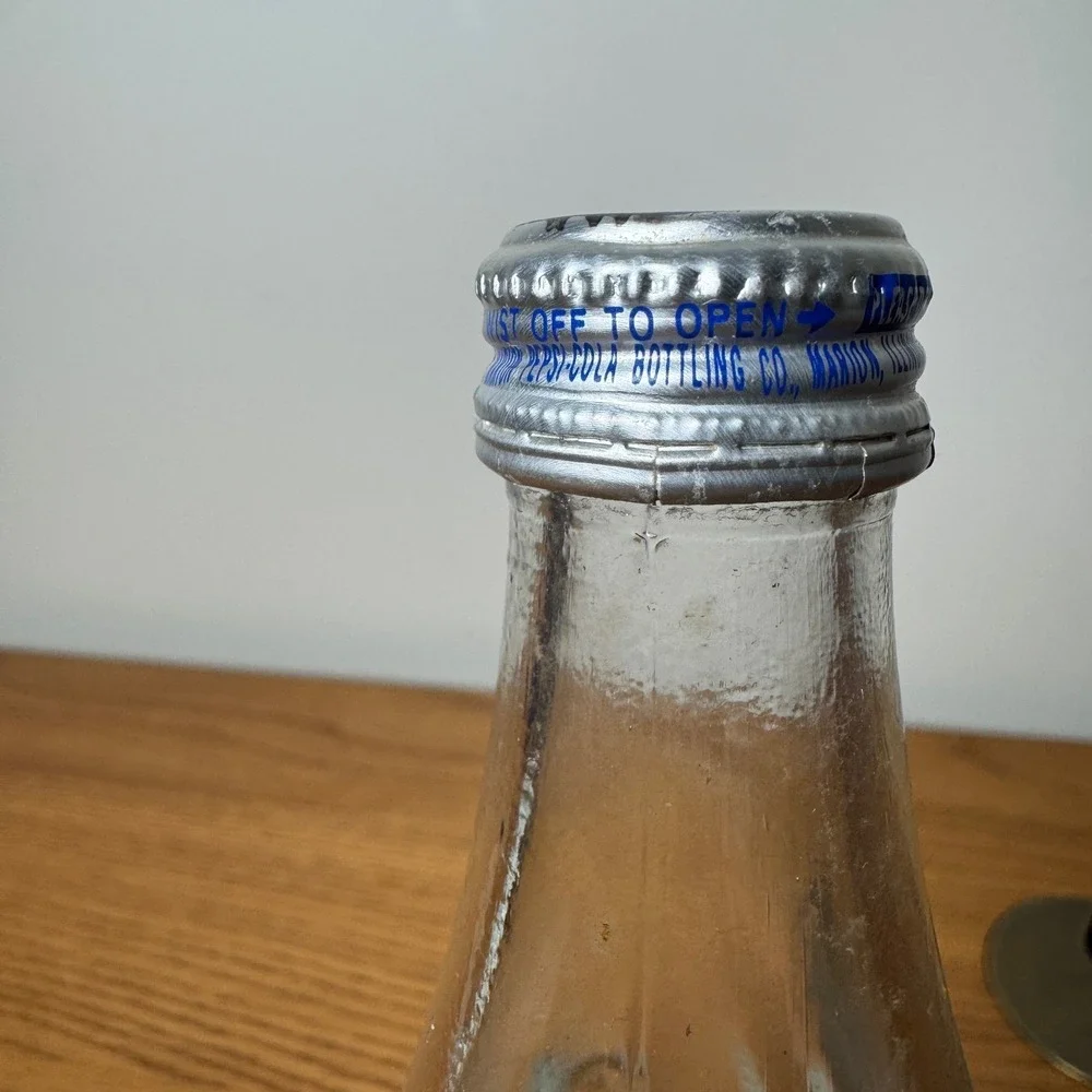 Vintage Pepsi Glass Bottle 32 oz 1 Quart Swirl Money Back‎ Bottle Sealed Reject